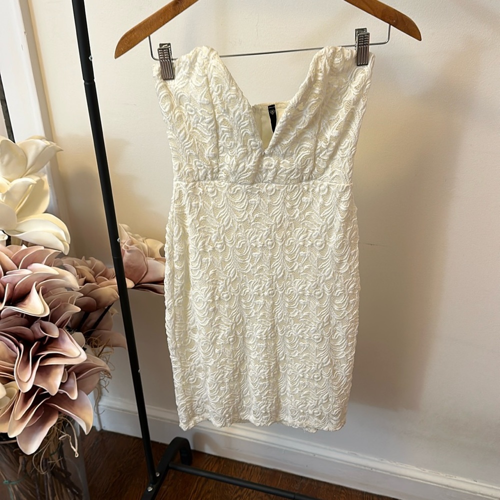 White lacy strapless dress